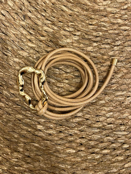 Cinto Beige Aplique Dorado