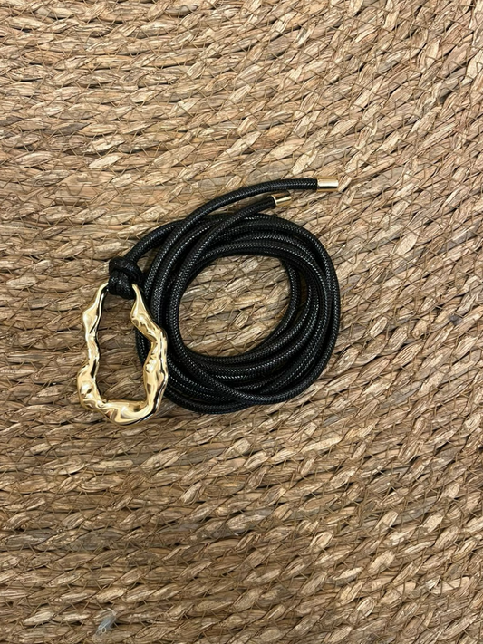 Cinto Negro Aplique Dorado